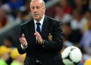 ديل بوسكي يحتفل بمباراته المئة مع اسبانيا بالفوز على روسيا البيضاء