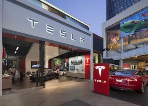 Tesla تستورد البطاريات من سامسونج من أجل سياراتها الكهربائية