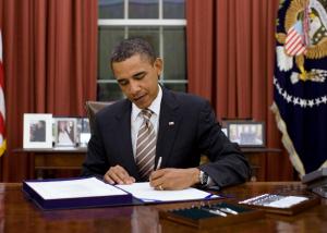 أوباما يوقع على إتفاقية لتسريع إستخدام الهواتف كوسيلة دفع