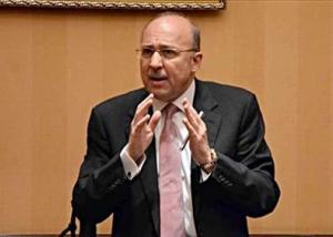 مصر : وزير الصحة يعلن عن دراسة تعديل قرار تسعير الدواء