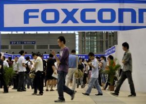 " Foxconn" تسعى لشراء عملاقة الإلكترونيات المتعثرة " Sharp" في الأسبوع القادم