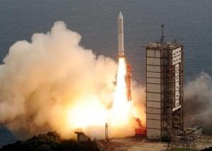 اليابان تطلق بنجاح صاروخا يعمل بالوقود الصلب