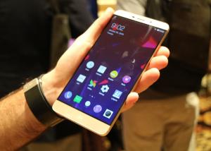 LeTV LeMax Pro أول هاتف مزود بالمعالج SD820 يصل لمرحلة البيع