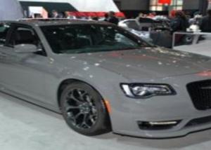 "كرايسلر" تطرح سيارتها 300 S المدعم بحزمتين رياضيتين Chrysler 2017