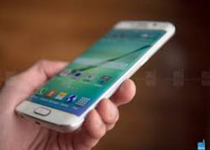 سامسونج تستعين بقطة للترويج لغطاء الـ Clear View للإس 6