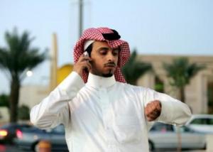 السعودية تخفض أسعار المكالمات بين مشغلي الهواتف المتنقلة 33%