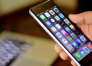 آبل تقوم بإستبدال منفذ السماعات بمكبر صوت ثاني في iPhone 7