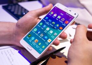 سامسونج تهيمن على شحنات الهواتف الذكية في العام 2014