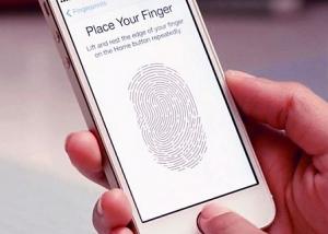 " iPhone 8  " مع تكنولوجيا جديدة لإستشعار بصمات الأصابع