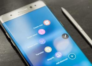 طائرة أمريكية تقوم بهبوط إضطراري بسبب مقلب ” Galaxy Note 7 “