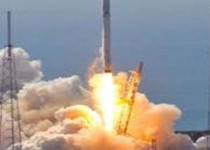   مؤسس موقع امازون الالكتروني ينجح في اطلاق صاروخ للرحلات التجارية للفضاء