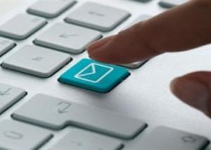 دراسة : تلقى الرسائل الالكترونية يثير عضب الموظفين بعد ساعات العمل