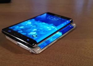 هاتف سامسونج Galaxy Note Edge بدأ أخيراً بتلقي تحديث الأندرويد مارشمالو في أوروبا