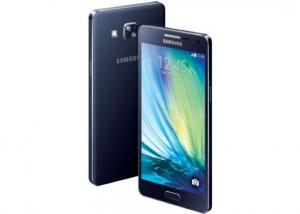 الكشف عن سعر ومواصفات الهاتف Galaxy A5 من قبل متجر للتجزئة نحن هنا مع بعض التفاصيل الإضافية حول الهاتف Galaxy A5 الذي من شأنه أن يكون أيضا ضمن سلسلة هواتف Galaxy A Series. في الواقع، لقد تم الآن رصد الهاتف Galaxy A5 في متجر تجزئة إلكتروني بكازاخستان وهذا ما أتاح لنا فرصة الحصول على المواصفات التقنية للهاتف، فضلا عن أبعاد الهاتف وسعره. في كازاخستان سوف يكلف الهاتف Galaxy A5 نحو 99990 تنغي بالعملة المحلية وهذا ما يعادل 552 دولار أمريكي إستنادا إلى أسعار الصرف الحالية. ومرة أخرى، هذا يؤكد رغبة شركة سامسونج في