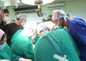 فريق طبى سعودى ينجح فى فصل توأم سيامي سوري