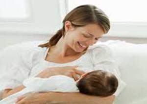 بريطانيا : " رشوة" الأمهات لتشجيعهن على الرضاعة الطبيعية