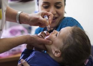اقرار قانون في كاليفورنيا يلزم الآباء بتطعيم ابنائهم بالمدارس