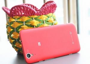 " ZTE " : تطلق هاتف " Blade Q Mini " المملكة المتحدة