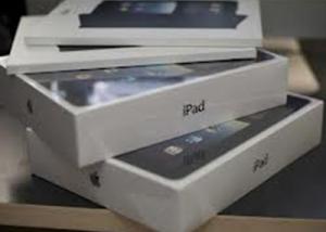 فى تخفيضات الجمعة السوداء : أجهزة " iPad " الاعلى مبيعا ويليها " Surface RT "