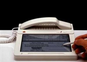 أول هاتف لمس من آبل كان بالعام 1983